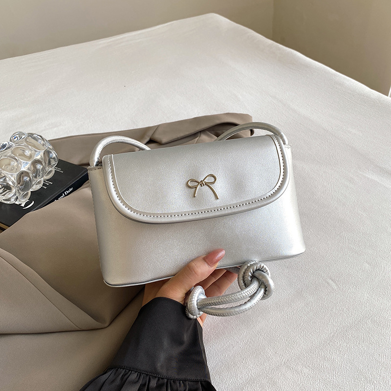 High quality brand high-quality new fashion personalized beauty niche design bag women's summer fashion single shoulder slanted small square bag 