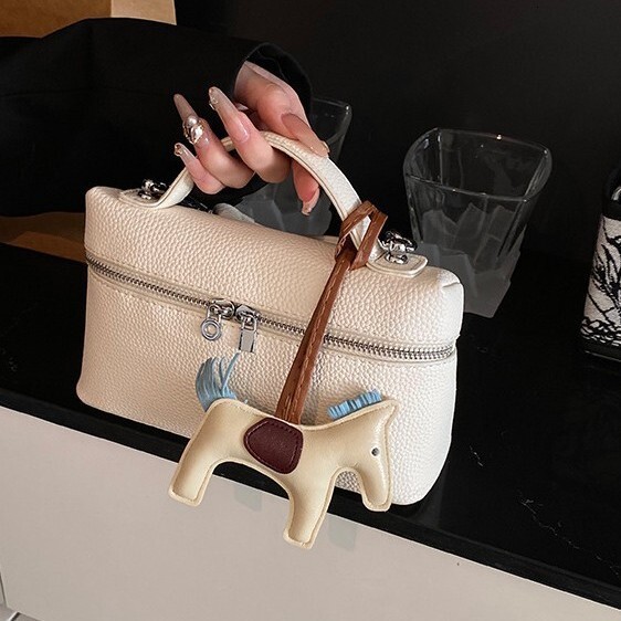 2025 New Handheld for Women Simple and Fashionable Small Square Bag Versatile Crossbody Bag