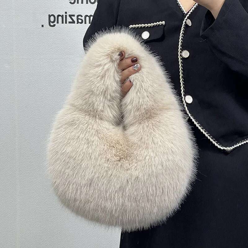 Hot Selling Fashion Soft Plush Half Moon Bags For Women Designer Fluffy Faux Fur Lady Handbags Small Tote Female Winter Purses Designer Bags