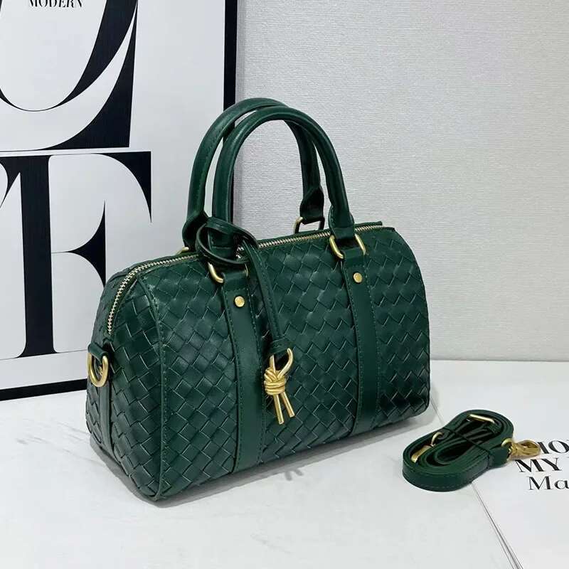 2025 Autumn/Winter New Versatile Argyllcow Leather Woven Business Commuter Handbag Crossbody Single Shoulder Pillow Bag