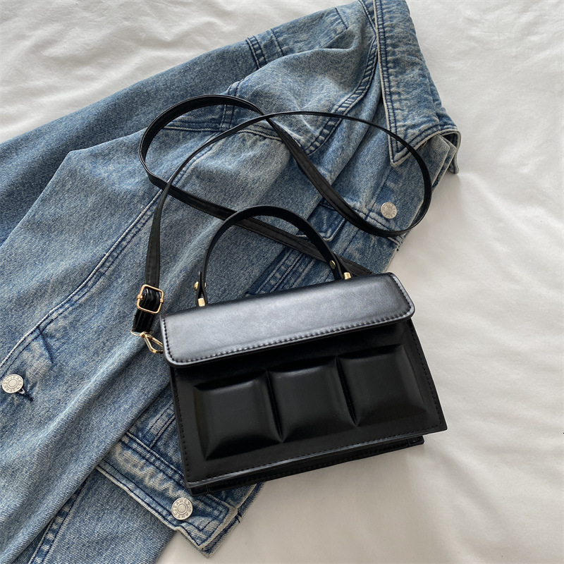Free Delivery Designer Bag 2025 Fashion Versatile Western Simple Small Exquisite Temperament Cross Shoulder Hand For Women Instagram Luxury Bag