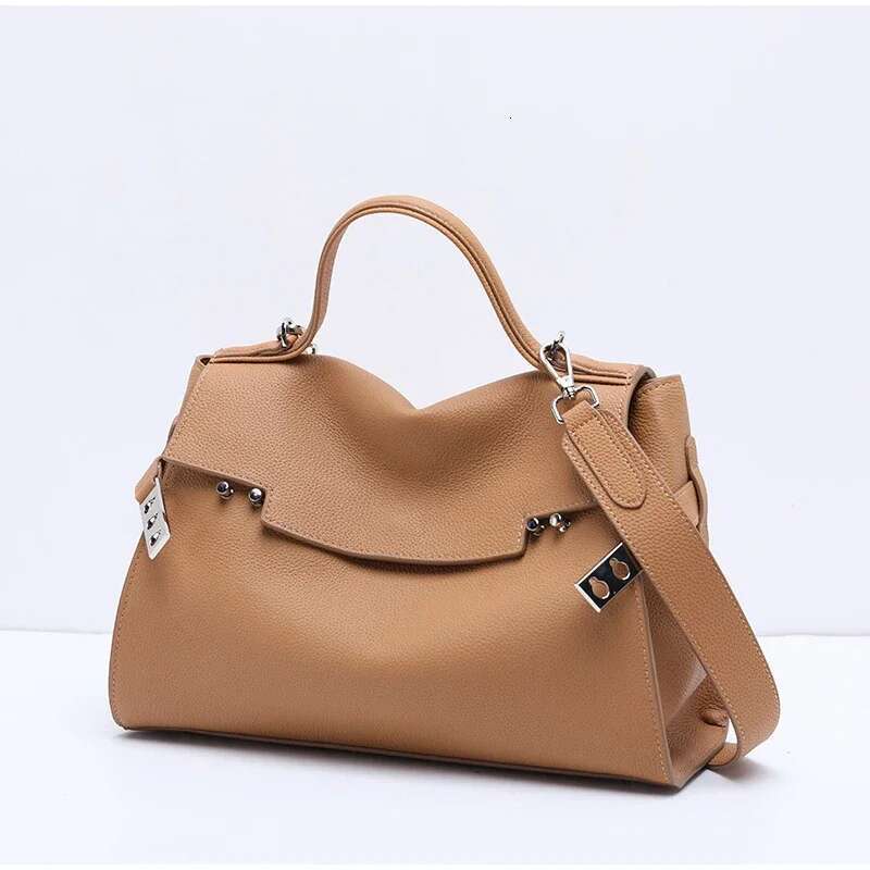 Designer Soft Genuine Leather Handbag For Women 2025 High-end Sier Buckle Shoulder Simple Style Large Capacity Ladies Bag