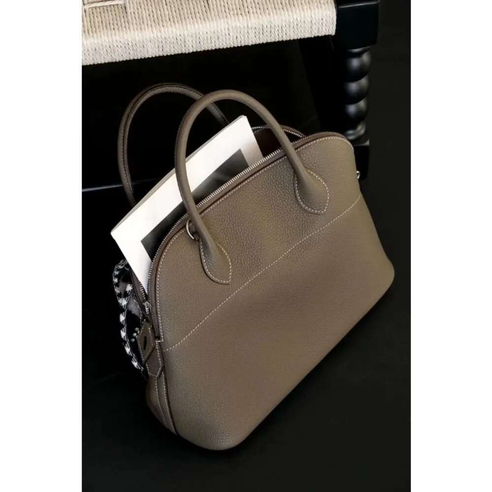 VOAETEC Premium Semi-handmade First-layer Cowhide Bowling Portable Shoulder Large Shell Bag Commuting Temperament