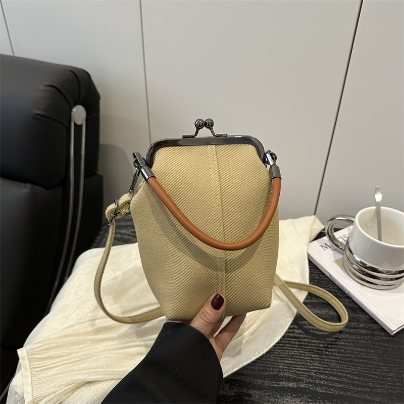 Free Delivery Designer Bag 2025 Summer Crossbody Art Commuting Mobile Phone Women's Hand Solid Color Beauty Zero Wallet Leisure Bag Luxury Bag