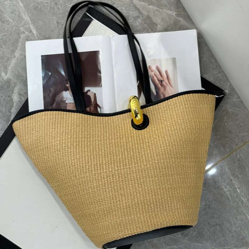 New Retro Women's Tote Bags For Spring Summer 2025, Stylish Designer Casual And Multi-Purpose Commuter Lock Basket Woven Bag
