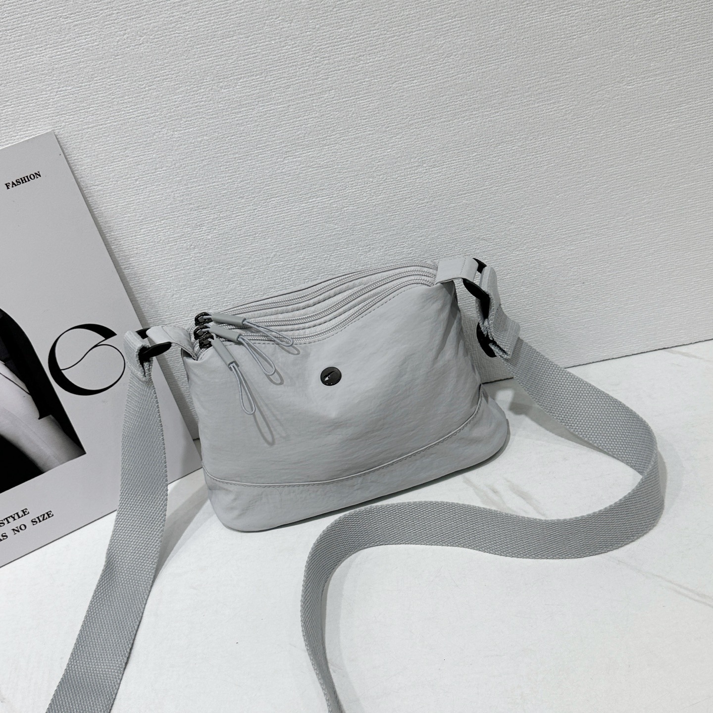Casual versatile portable backpack new lightweight shoulder simple and fashionable niche crossbody bag stylish small square bag