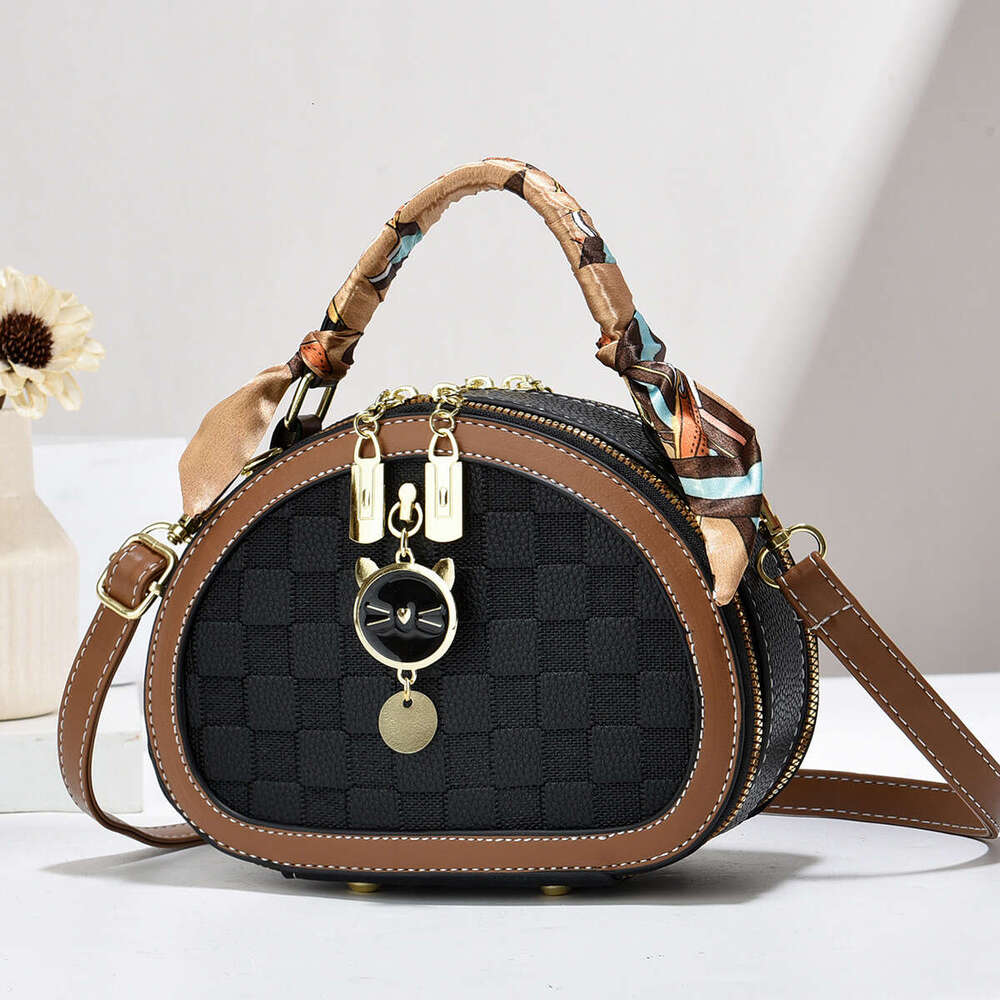 Taizhou cute and fresh mini women s fashionable shoulder handbag crossbody bag bags
