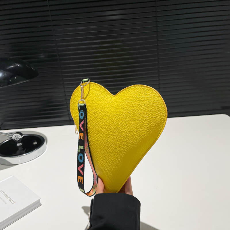 Free Delivery Designer Bag Niche Design Love 2025 Winter Beauty This Year's Popular Change Hand Korean Edition Women's Bag Trend Luxury Bag 