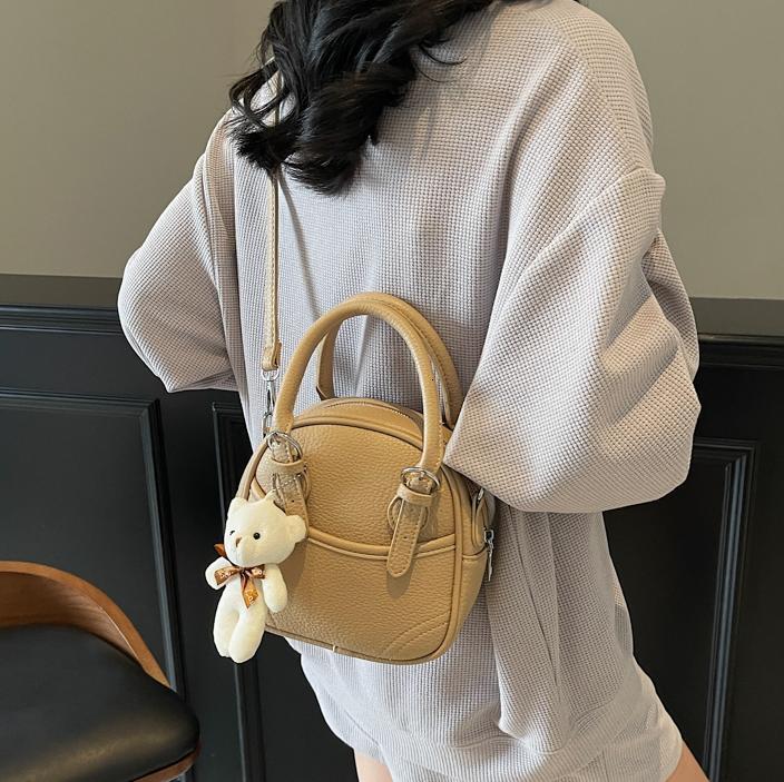 Trendy niche small for women 2025 new versatile western-style hand-held shoulder bag fashionable high-end texture crossbody bag