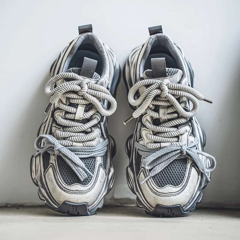 Designer casual shoes Fashionable men's everyday shoes with classic small white shoes, work shoes
