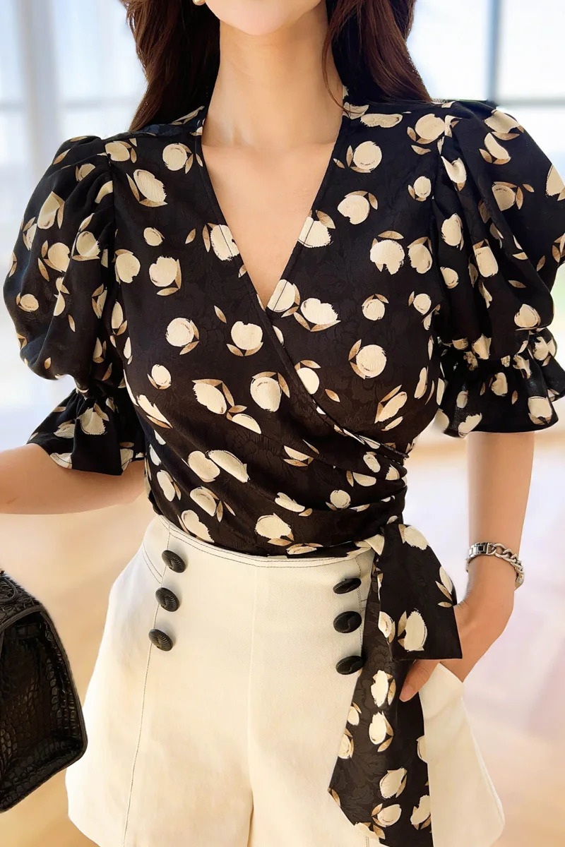 Summer Print Shirt Womens Tops Jacquard Puff Sleeve Asymmertrical V Neck Blouses Basics Y2K DABUWAWA DM2BST002 250520