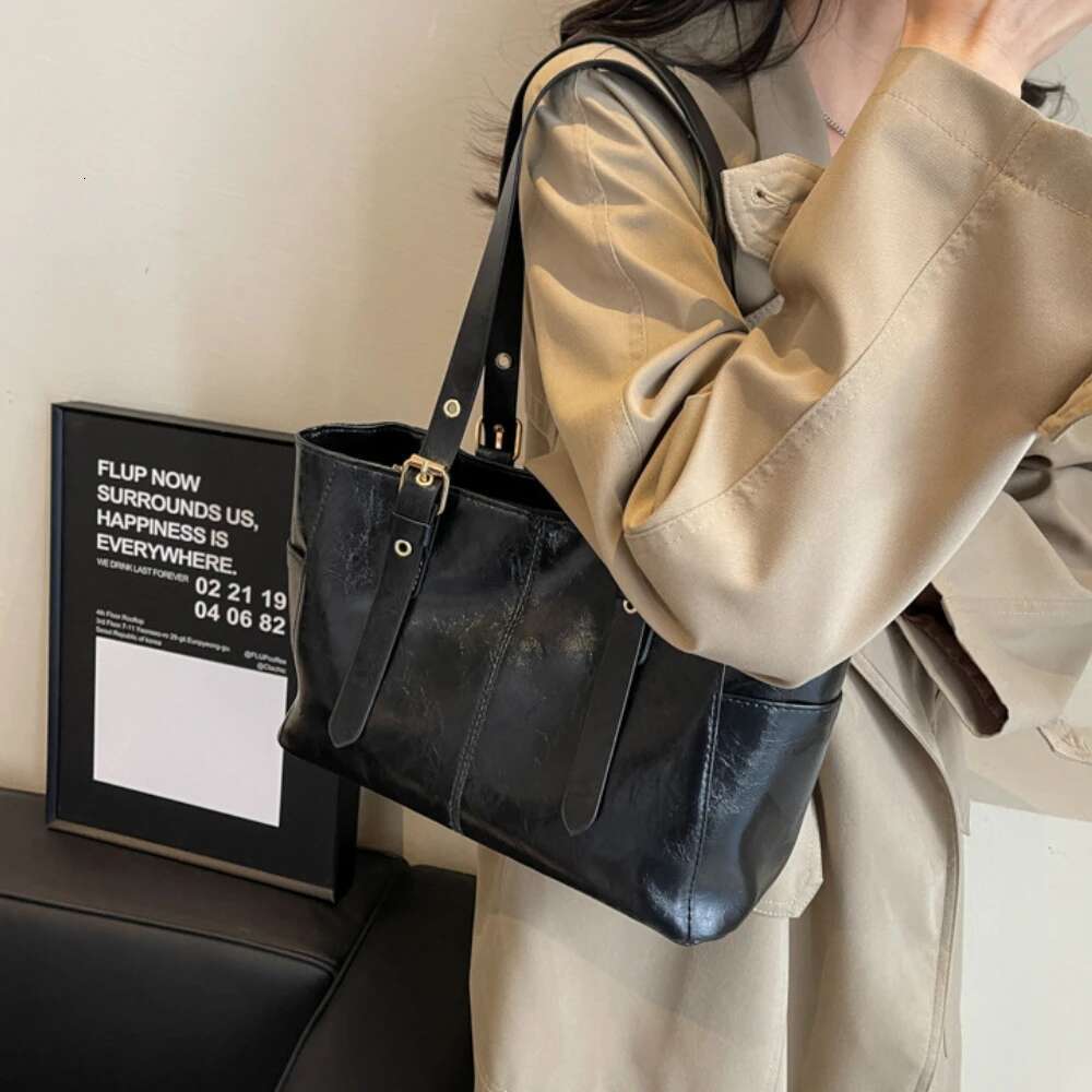 2025 New Korean Retro PU Leather Chain Shoulder Bags Women Fashion Black Large Capacity Tote Bag Female High-Quality Handbags