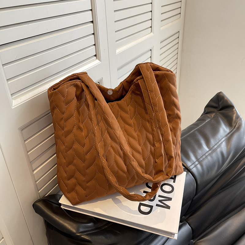 Free Delivery Designer Bag Large Capacity Fashion Soft Leather Commuting Texture Hand 2025 Summer Western Casual One Shoulder Tote Bag Luxury Bag