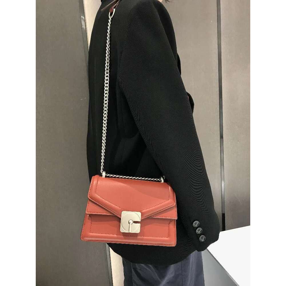 Unique Chain Square Bag with High Quality Portable and Fashion Shoulder Crossbody Handbag Women Go for Party