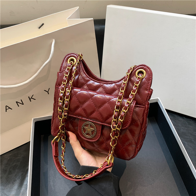 Free Shipping Designer Bag Xiaoxiangfeng Soft Leather Wandering Foreskin Retro Diamond Grid Chain Bag Versatile Classic Shoulder Bag Crossbody Bag Wom