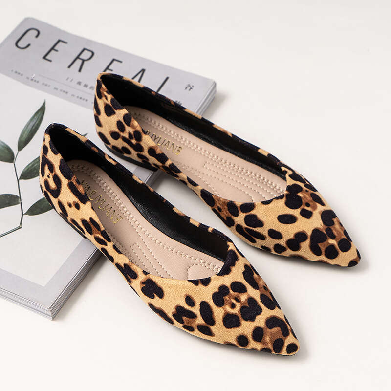 NEW TOP 2025 New Sexy Pointed Leopard Pattern Single Shallow Mouth Flat Shoes, 41 42 Large Women's Shoes