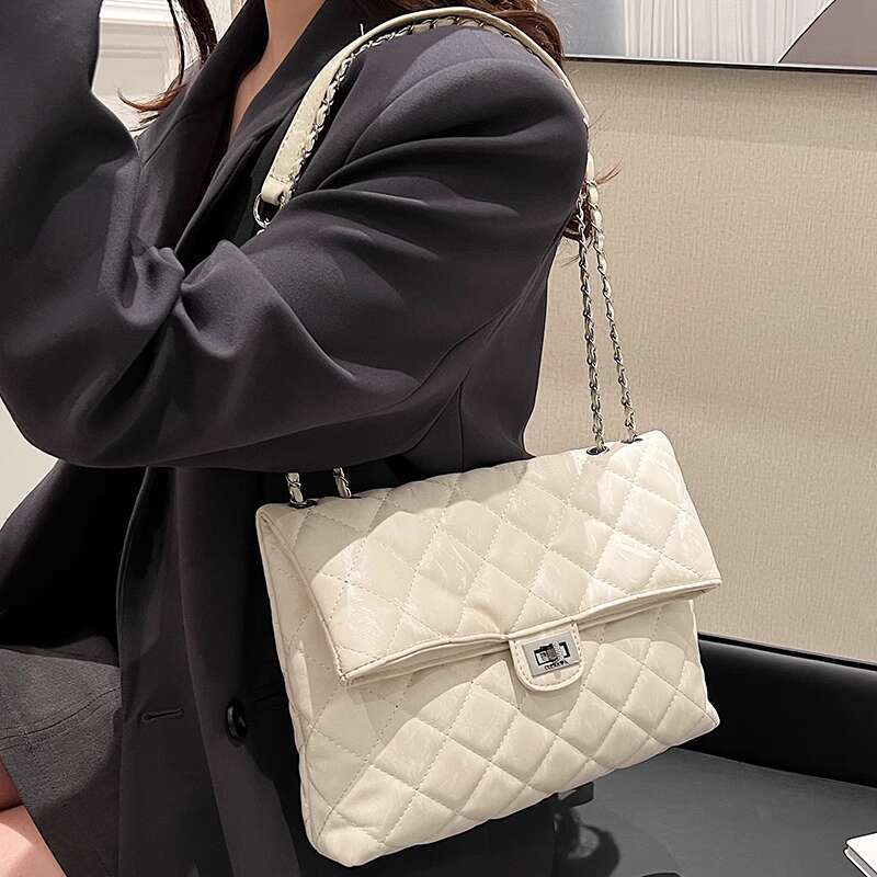 Small niche design diamond grid women's 2024 new high-end texture chain shoulder large capacity commuting bag