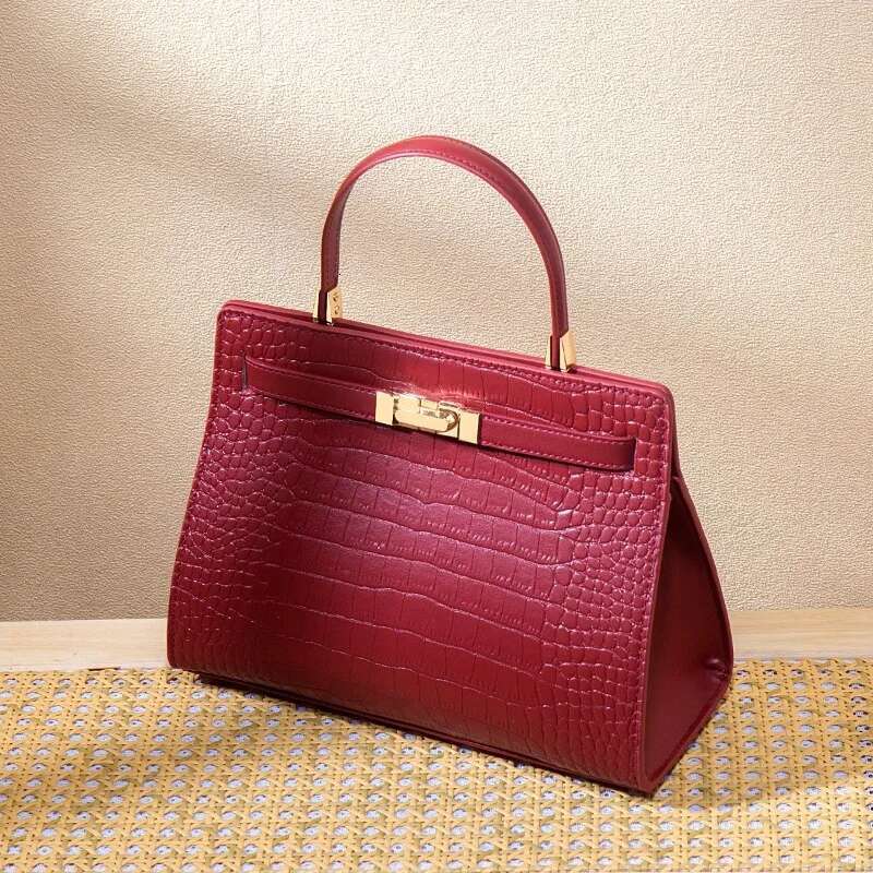 Small Niche Design Shoulder Odino Handbag, Genuine Leather Women's Bag, Red Mother's Bag
