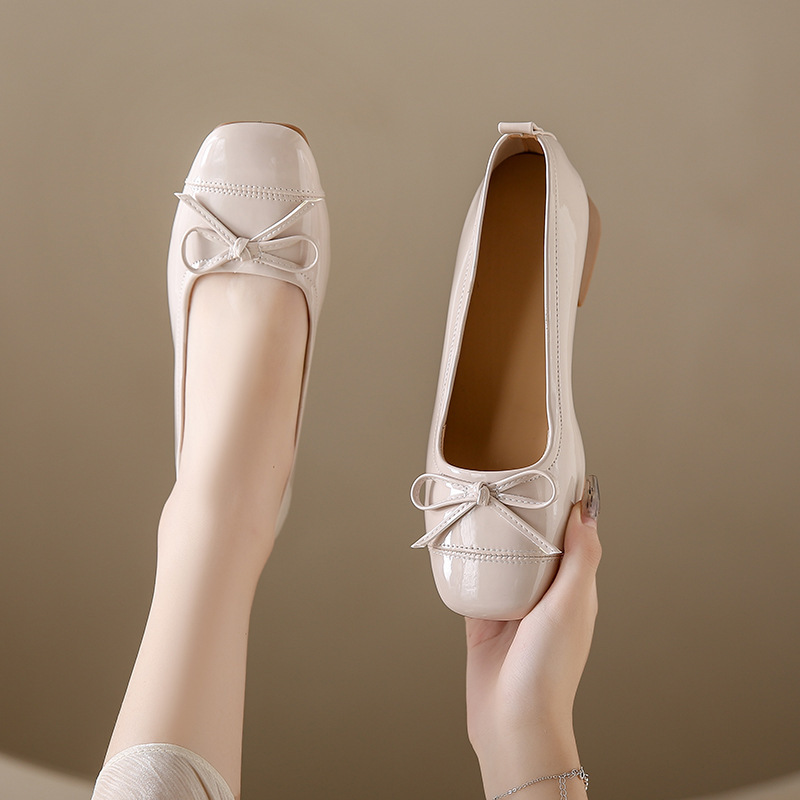 Free shipping. Designer's 2025 new casual commuting style with a small chanel-style bow, retro single shoe for women, French fashion, versatile a