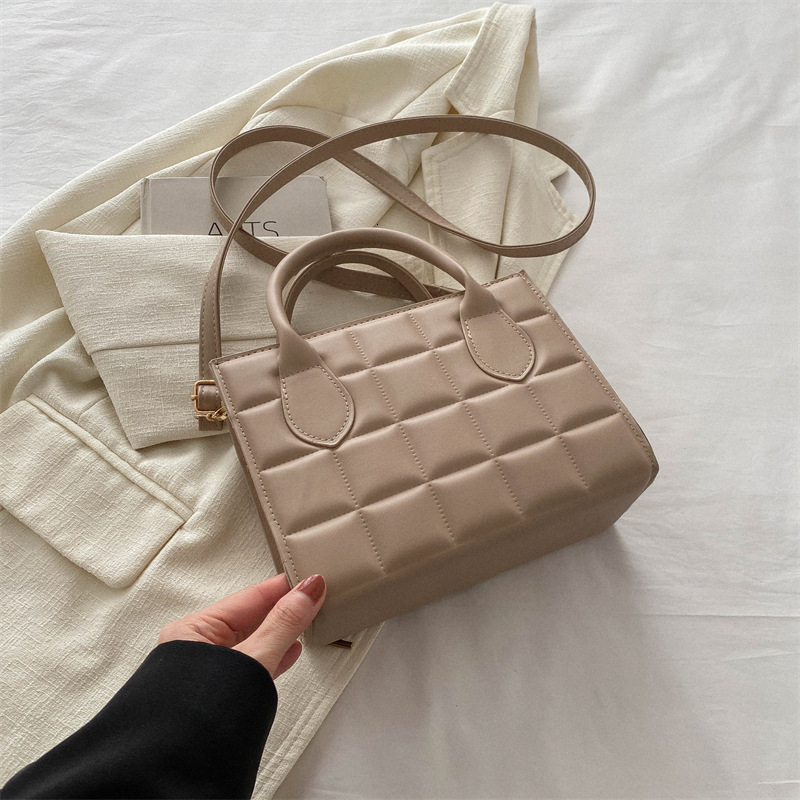 Free Delivery Designer Bag This Year's Popular Fashion Korean Version Versatile Women's Solid Color Hand 2025 New Single Shoulder Crossbody 