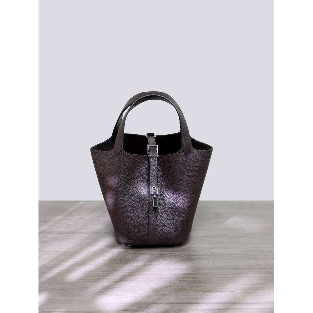 High quality vegetable basket TC top layer cowhide new model large capacity leather bucket hand held commuting bag for women