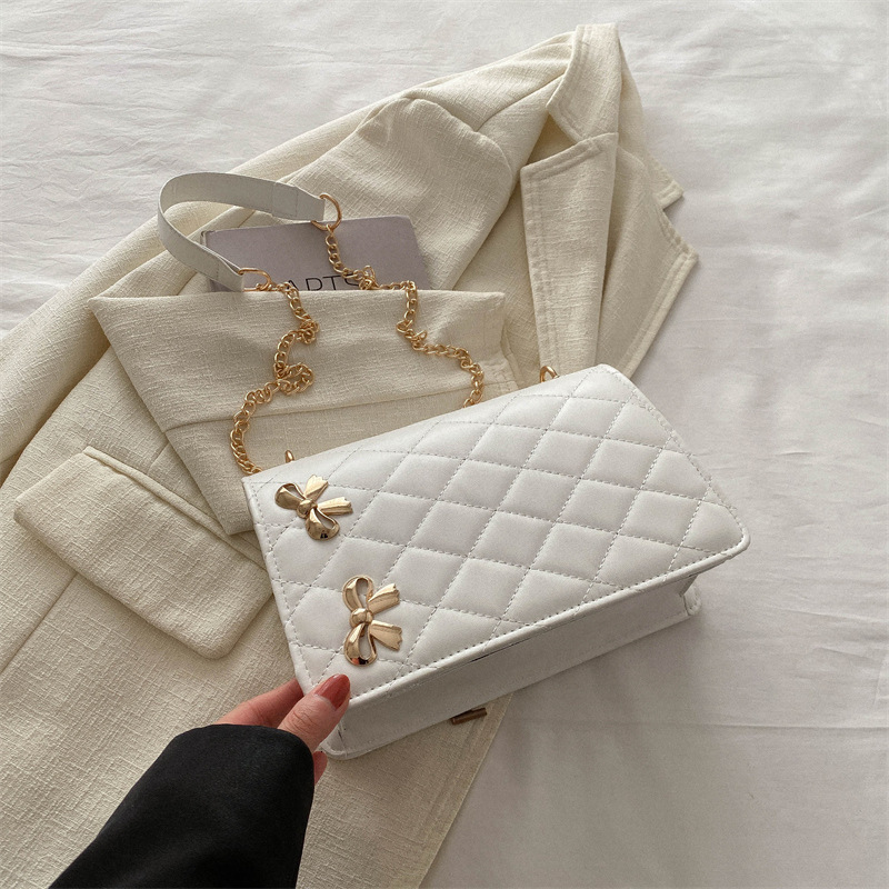 Free Delivery Designer Bag Women's 2025 Spring/summer Western Butterfly Chain Korean Version Fashion Lingge One Shoulder Crossbody Small Square B