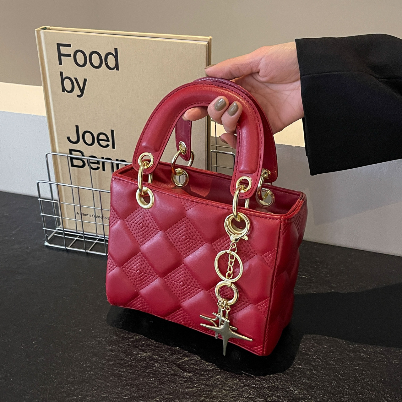 Women's 2025 new simple and fashionable diamond grid small fragrant style handbag crossbody Daifei bag