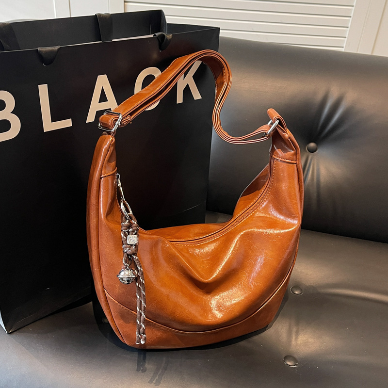 designer bag Large capacity 2025 new winter high-end fashion dumpling bag, single shoulder women crossbody bag