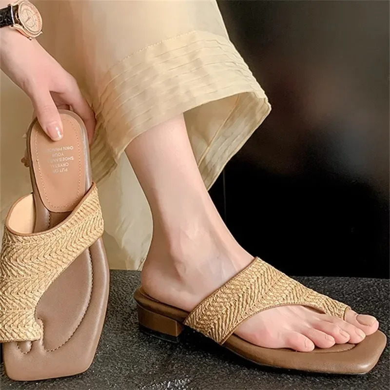Coarse heeled flip flops for womens outdoor wear 2025 summer beach square toe low heeled beach dress with sandals 250519