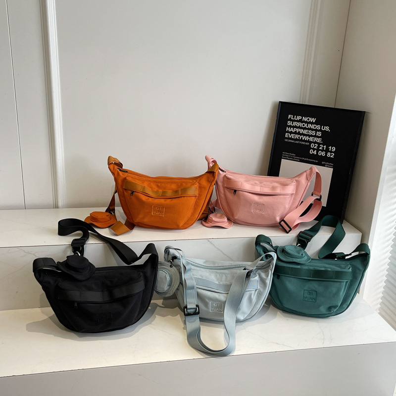 2025 new niche design high-end sense shoulder women versatile crossbody for spring and summer women's baguette bag trendy