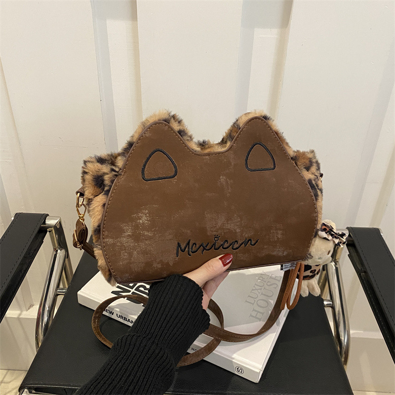 Free Delivery Designer Bag Winter Cartoon Small 2025 Fashionable Versatile Crossbody And Cute Super Hot Single Shoulder Bag For Women Luxury Bag