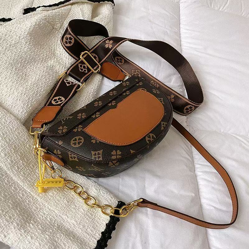 Designer Women's Shoulder Bags - Classic Stylish Crossbody Messenger Bag, Fashionable Underarm Purse Handbag for Everyday Use