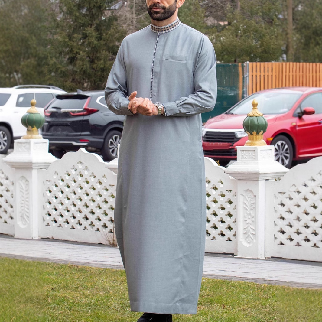 Designer Clothing: Muslim Loose Neck Robe With Embroidered Long Sleeves And Pockets, More Versatile Than Traditional Men's 2025 New Fashion Outfi
