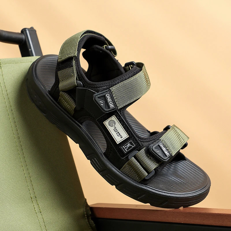 A Pair of Mens Summer Casual Shoes Fashionable Sports Trendy Wear-Resistant Sandals Cool Beach Shoes 250515