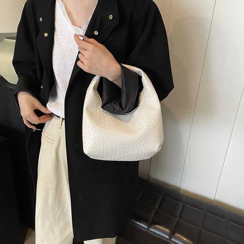 Women Classic Fashion Woven Embossed Hobo Soft PU Leather Small Top-handle Shoulder Bag Casual Daily Handbags M250520