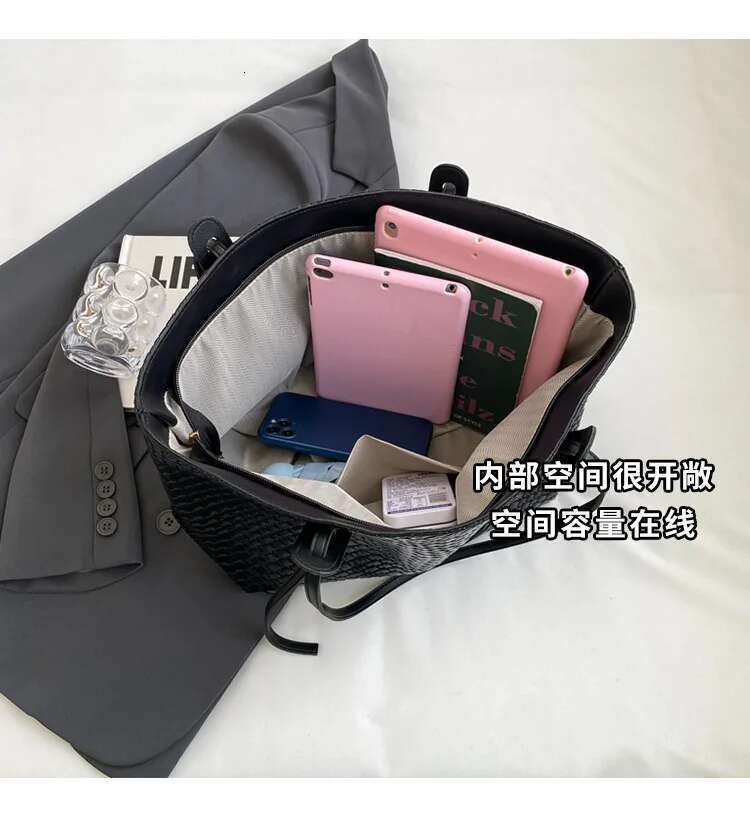 Large Capacity Woven For Women 2024 New Spring Retro Versatile Single Shoulder Underarm Korean Version Portable Tote Bag