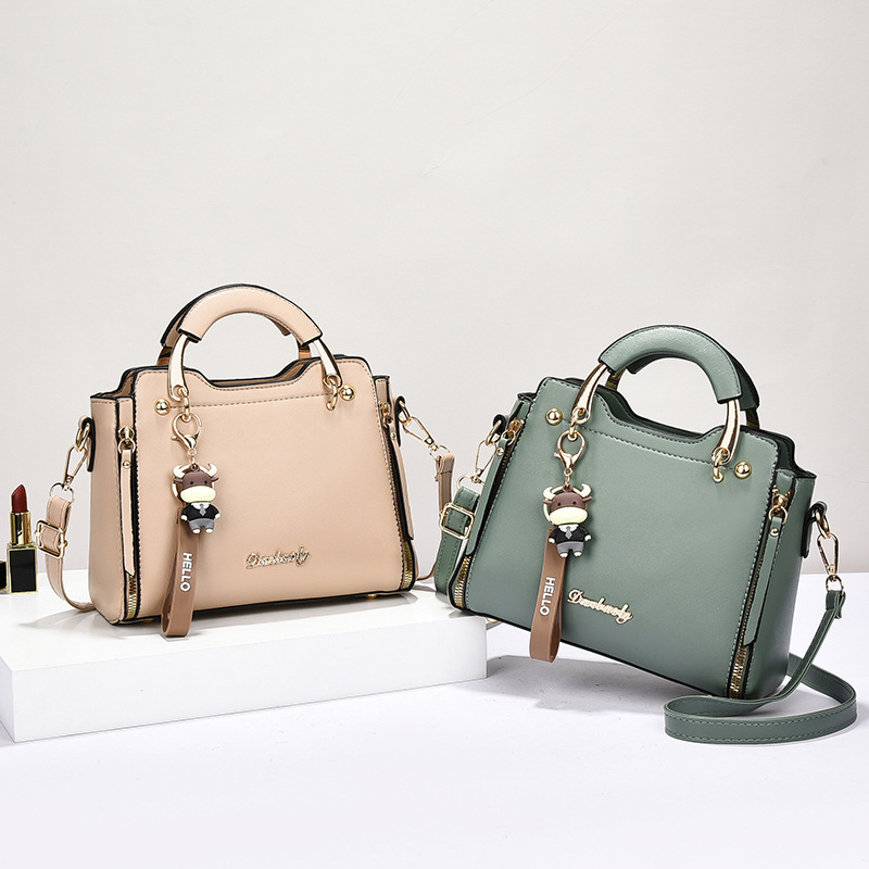 2025 New Fashionable Handbag with Western Style Large Capacity Multi layer Versatile Women's Single Cross Shoulder Bag Trend