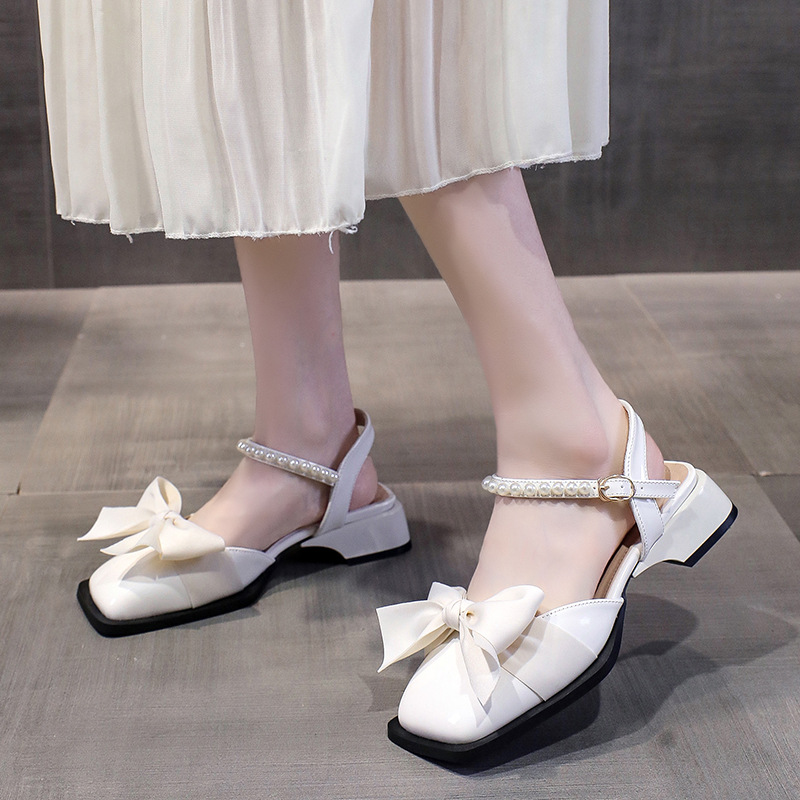 Free shipping, designer bow-bow sandals for women, 2025 summer new thick-heeled high heels, low heels, pearl one-strap, versatile