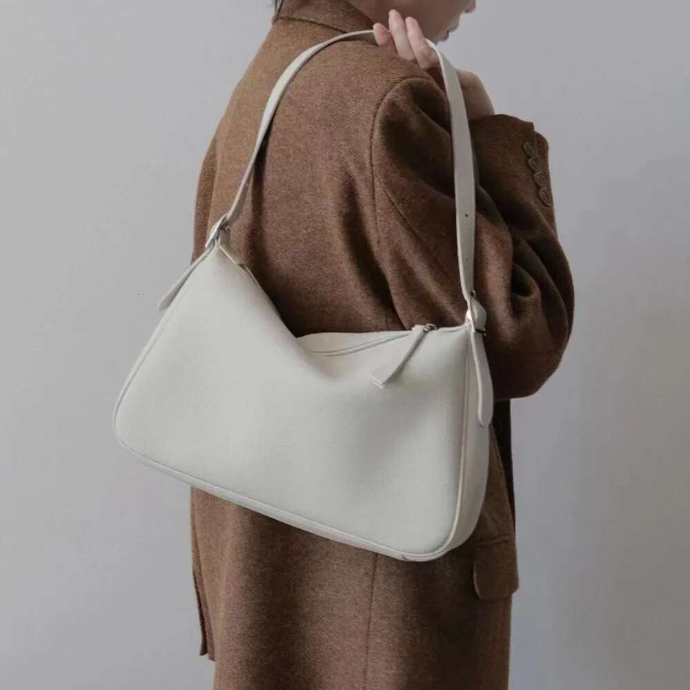 Women's Bags Designer Fashion High-End Shoulder Cowhide Underarm Large-Capacity Dinner Versatile Portable Leather Women's Bag