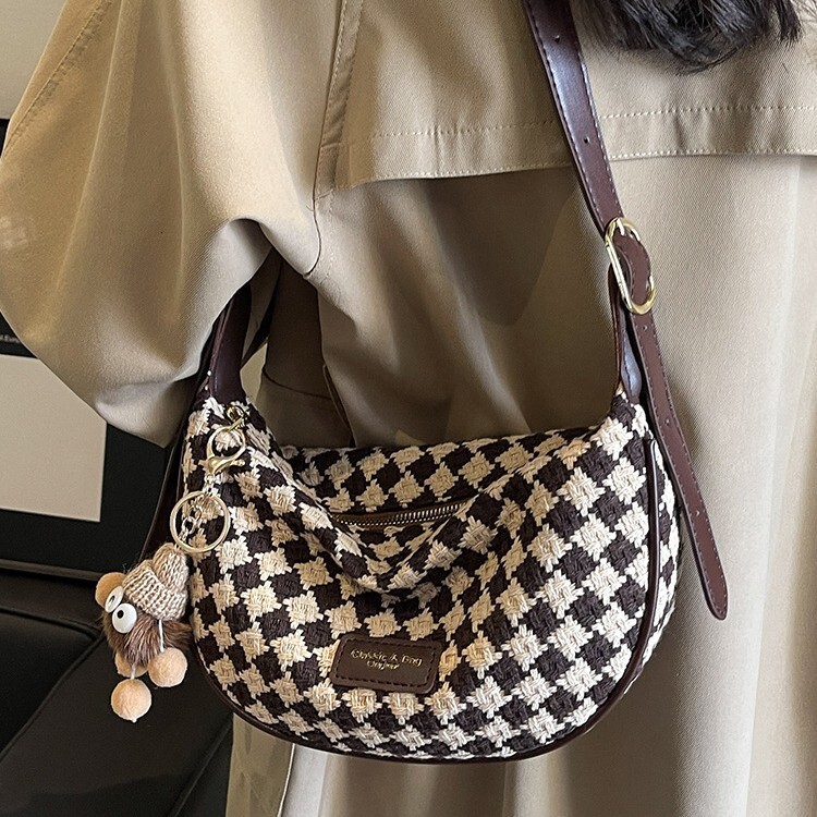 New large capacity high-end texture niche women's dumpling bag multifunctional shoulder casual fashion designer plaid crossbody bag retro shoulde