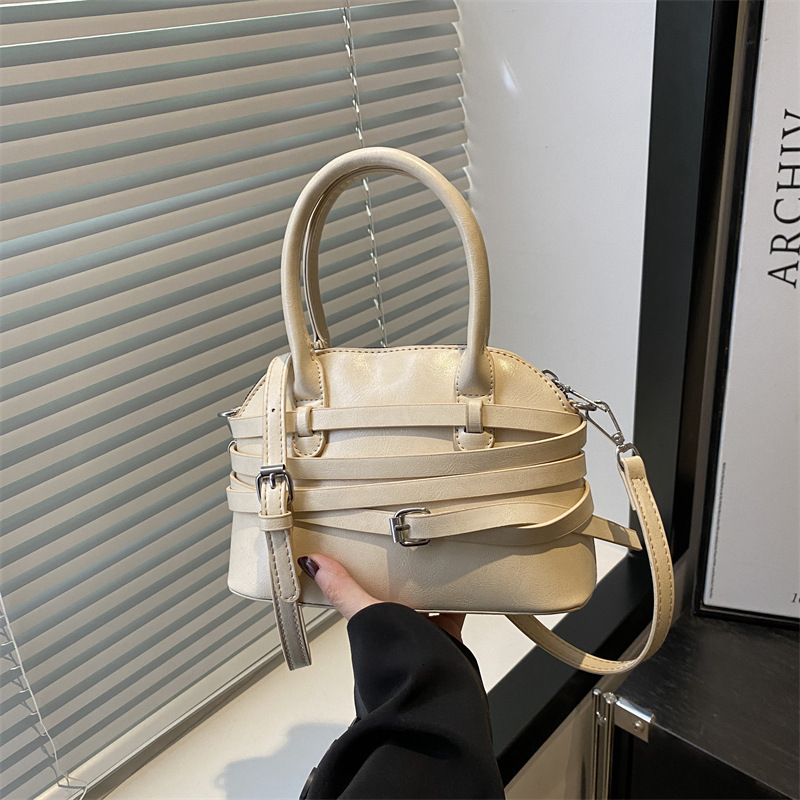 Free Delivery Designer Bag Fashion Handheld Shell 2025 Summer Simple and Western Single Shoulder Underarm Trendy Casual Crossbody Bag for Women luxury