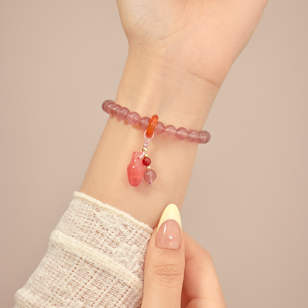 New Chinese style exudes white pink strawberry charm, with a crystal gift and bracelet design