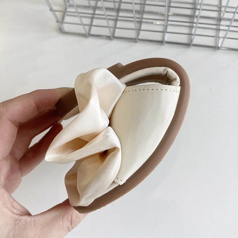 Girls Slippers Silk Bowtie Buckle Pure Color Beautiful Children Sliders Summer Square Toe Slipon Holiday Kids Shoes 2736 250515