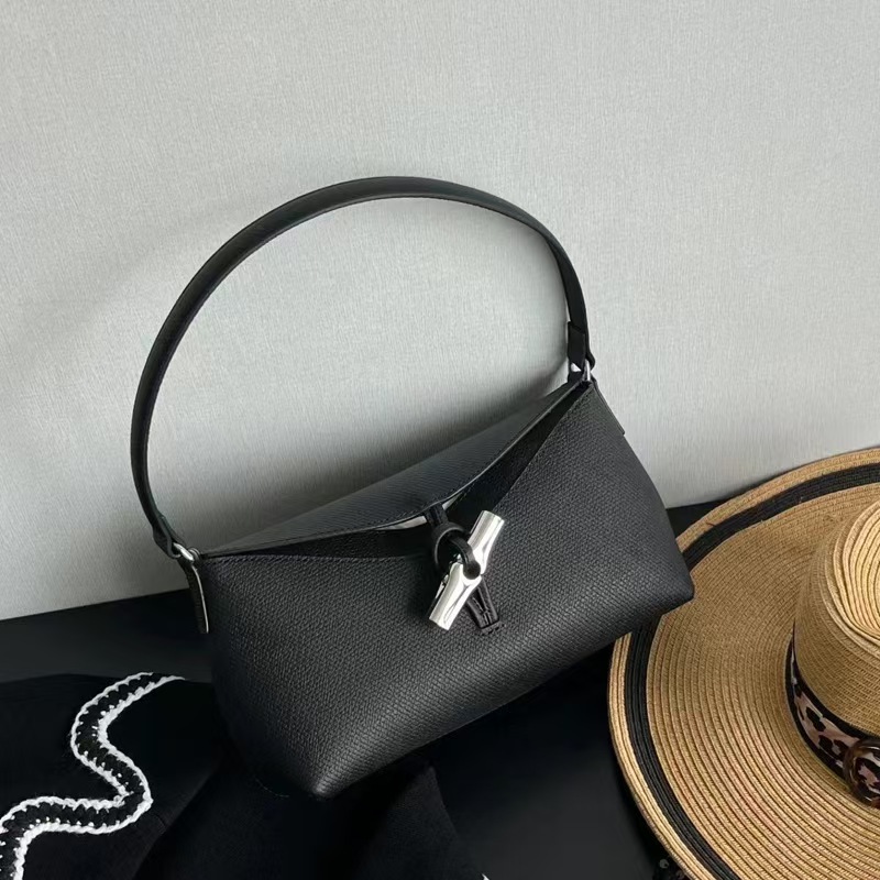 New bamboo flap hobo bag fashionable and versatile armpit shoulder bag large capacity commuter handbag for women.