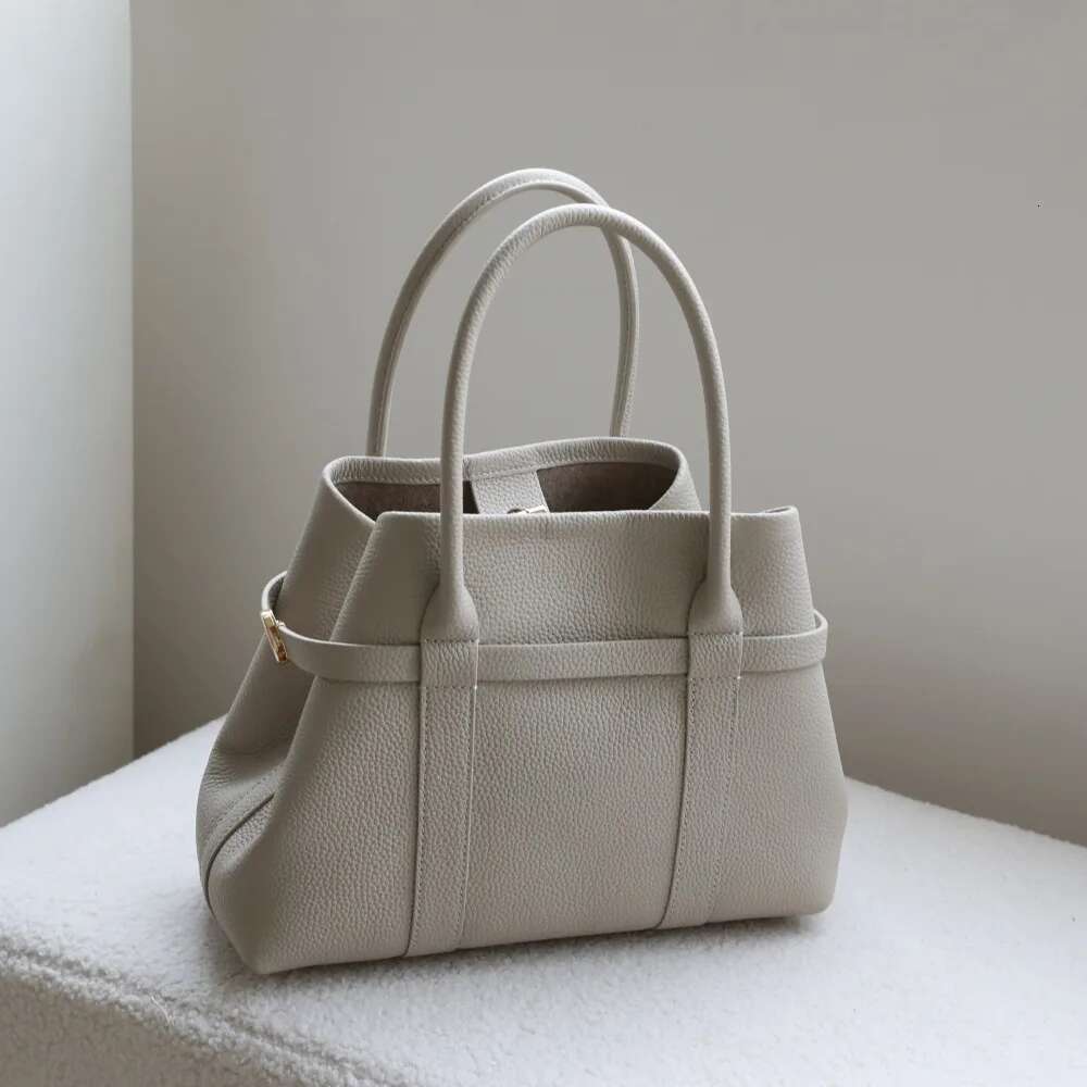 Women's Bags Designer Premium Sense First Layer Cowhide Large Capacity Casual Versatile Shopping Genuine Leather Tote Shoulder Bag Women