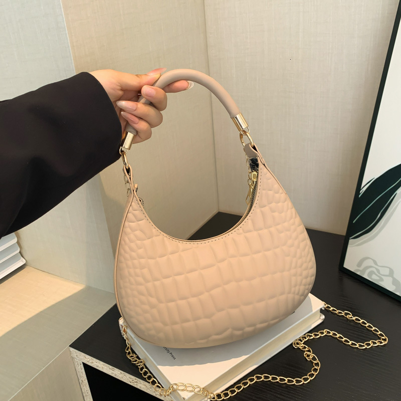 High end fashion versatile women's hand-held crescent 2024 new light luxury crocodile pattern single shoulder crossbody chain bag