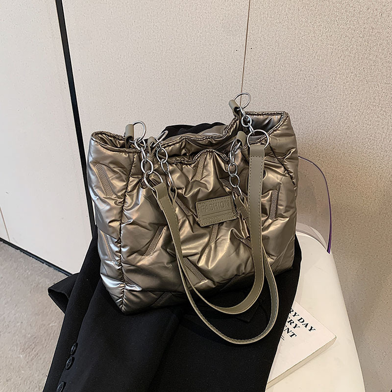Free Delivery Designer Bag Large Capacity Down Jacket For Women 2025 New Autumn And Winter Versatile Single Shoulder Armpit High End Tote Luxury Bag