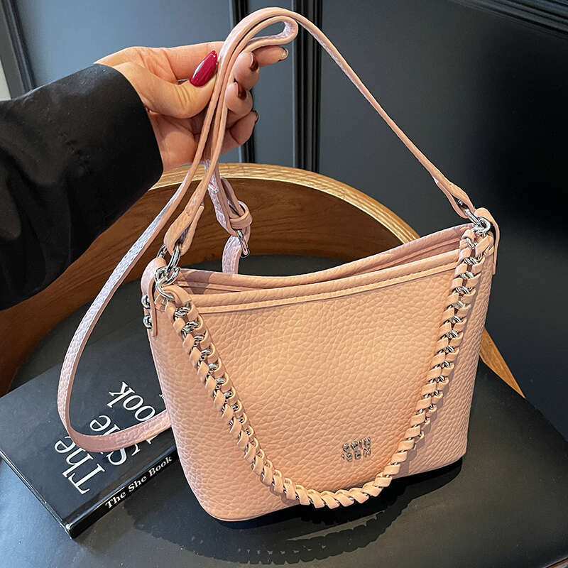 Niche Western style Bucket Women's 2025 New High end Versatile Armpit Small Square Single Shoulder Crossbody Bag