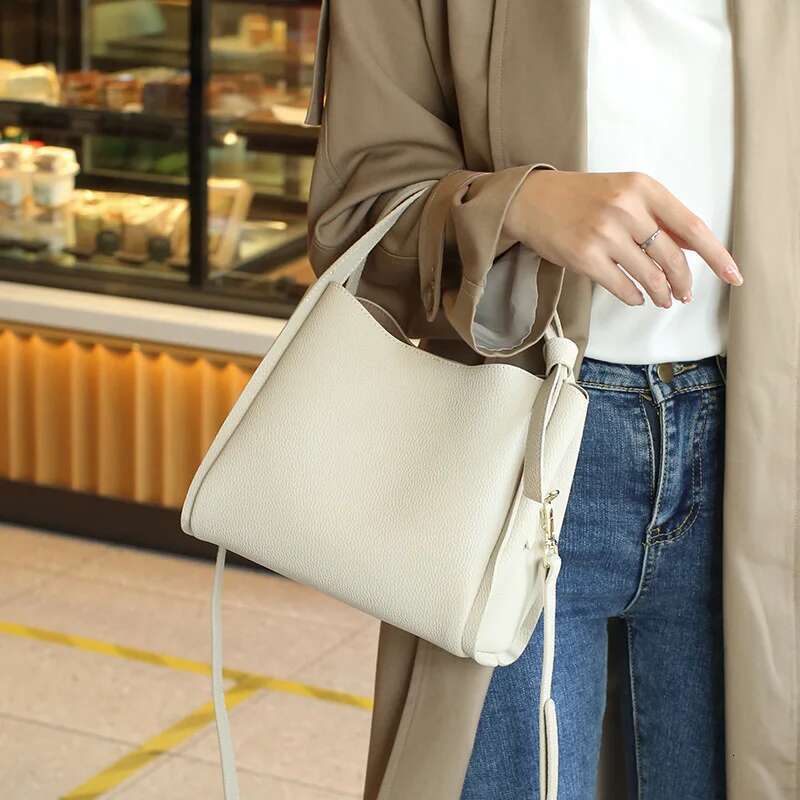 2025 Women's Genuine Leather Tote - Premium Cowhide Handbag for Office Commute, Large Capacity, Versatile Shoulder Bag