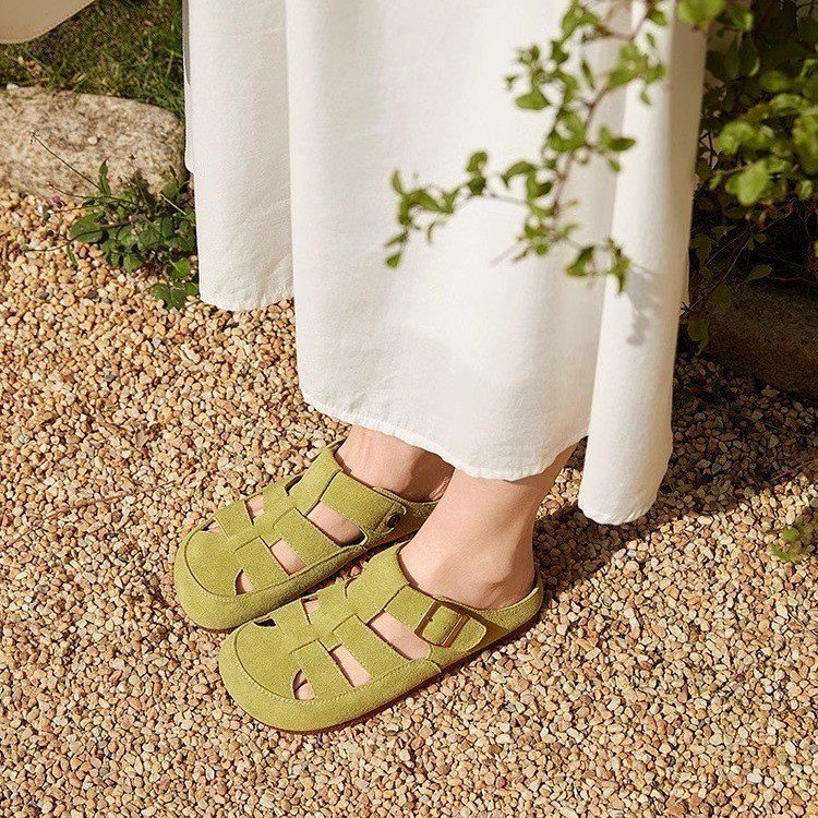 Free shipping Designer's super popular thick-soled toe half-slippers for women in summer 2025. Wear them on light and versatile flip-flops